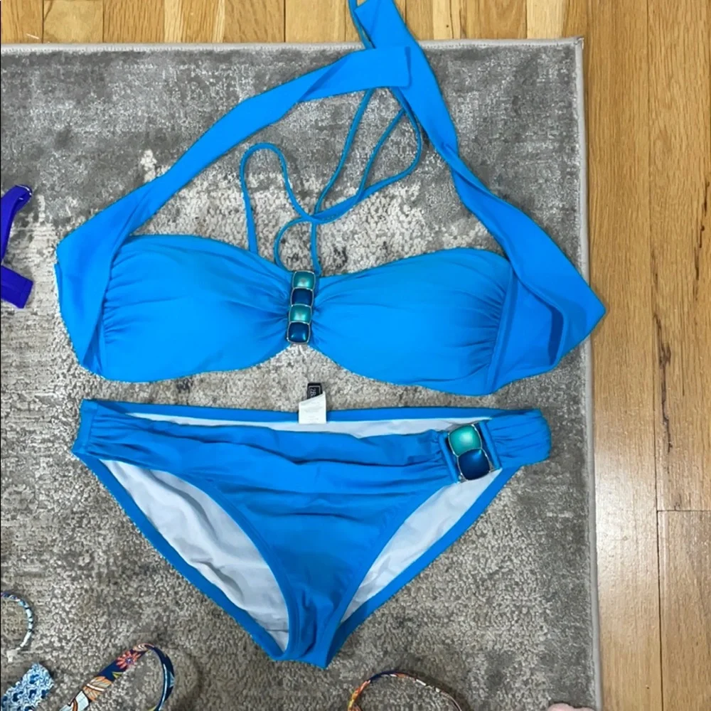 Bathing suit - Picture 1 of 3